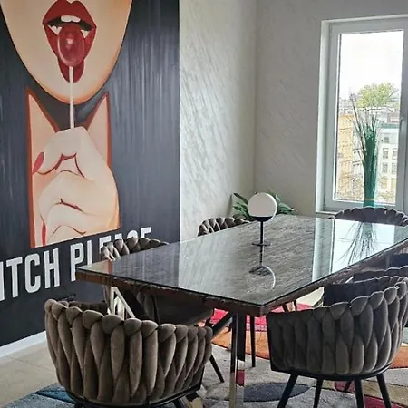 Luxury Penthouse Near Centre Of Appartamento