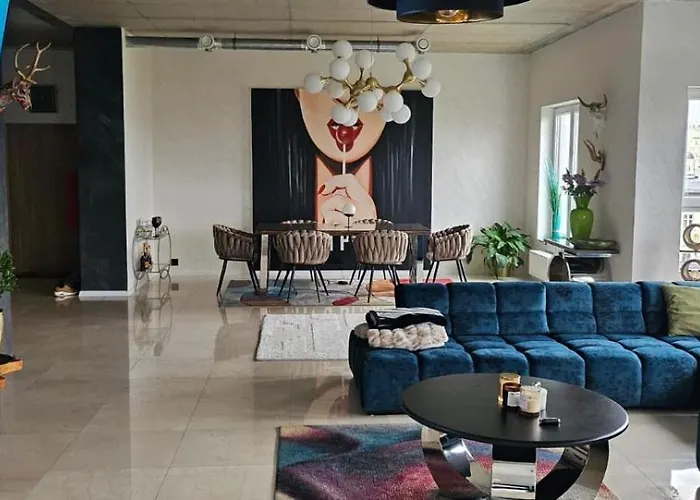 Luxury Penthouse Near Centre Of