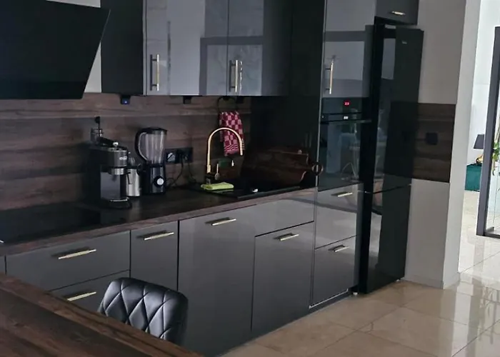 Luxury Penthouse Near Centre Of Appartamento